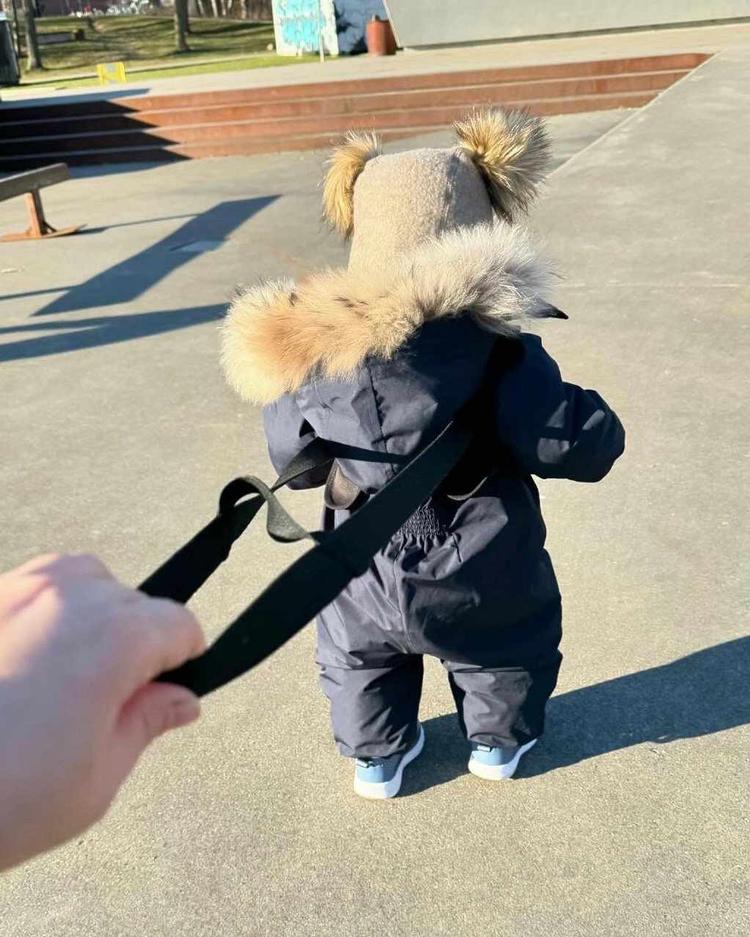 Det er jo netop overbeskyttende at proppe sit barn op i en vogn eller bære dem på armen hele tiden, siger opfinder af produkterne hos Tatti Kids, Tatiana Specht Foto: Privatfoto