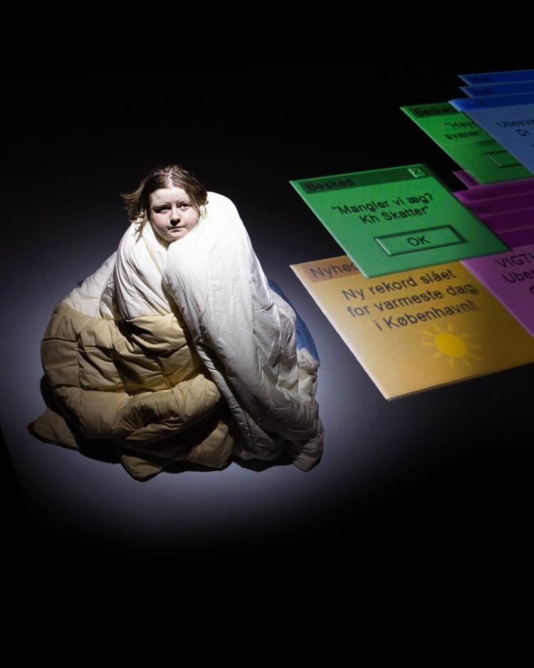 Laura Spottag Fog vil i rollen som Daisy ikke længere spille en birolle. Men hvordan revolutionerer man scenekunsten, når man ikke kan forlade sin seng?  Foto: Zuhal Kocan