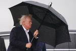 Samtidig med at Donald Trump er på foreløbigt tilbagetog i sin handelskrig, ydmyger Ruslands præsident Putin ham som fredsmager i Ukraine. Foto: Nathan Howard/Ritzau Scanpix