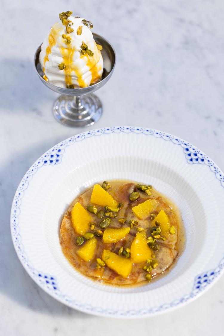 Pandekager med softice var fransk bistro tilpasset Tivolis udtryk.  Foto: Cecilie Rolvung