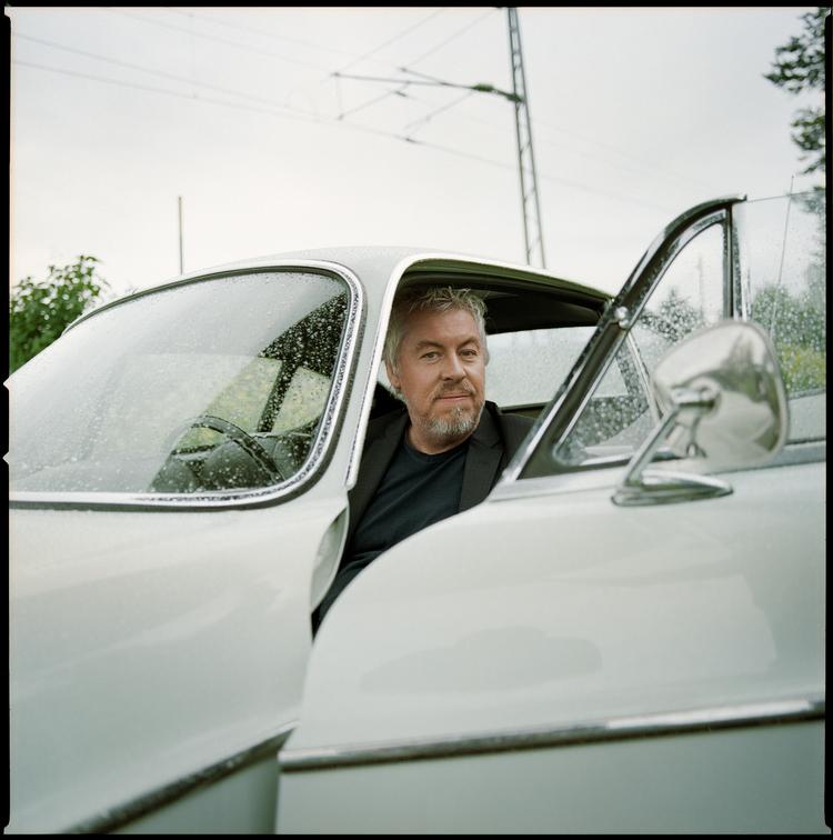 Rune Christiansen sniger sætninger ind, der afslører, hvad romanen egentlig handler om. Foto: PR