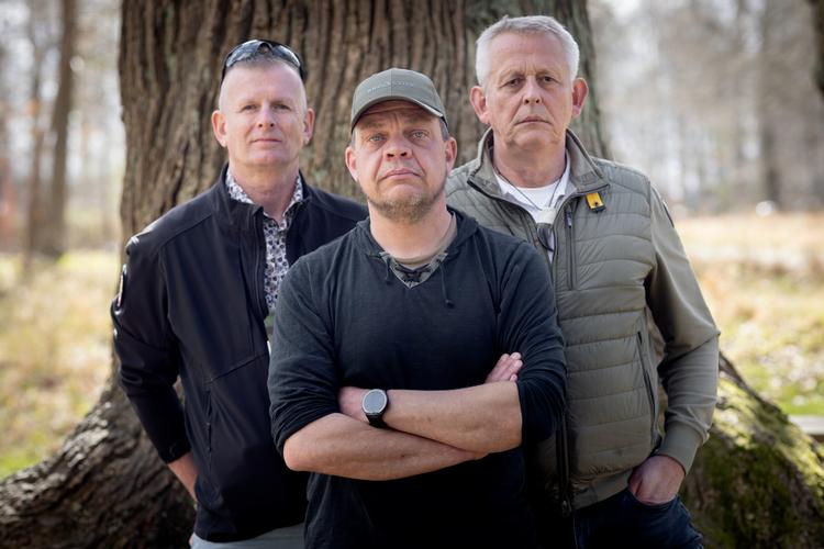 De tre veteraner Johnny Boalth Lambertsen (tv.), Dennis Jacobsen og Peter Kaas (th.) er nogle af de kilder, der har valgt at stå frem for at fortælle om dårlige erfaringer med KFUM's Soldatermission. Foto: Mads Nissen