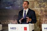Maltas premierminister, Robert Abela, bliver nødt til at stoppe uddelingen af pas mod store investeringer i Malta, hvis han vil undgå en ny retssag, der kan ende med finansielle sanktioner mod landet. Foto: Petros Karadjias/Ritzau Scanpix