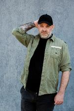 Når man som jeg lever med flere diagnoser og begrænsninger, er det livsnødvendigt, at nogen ser på helheden. At nogen tager ansvar, skriver Mark Halkjær. Foto: Maria Tuxen Hedegaard