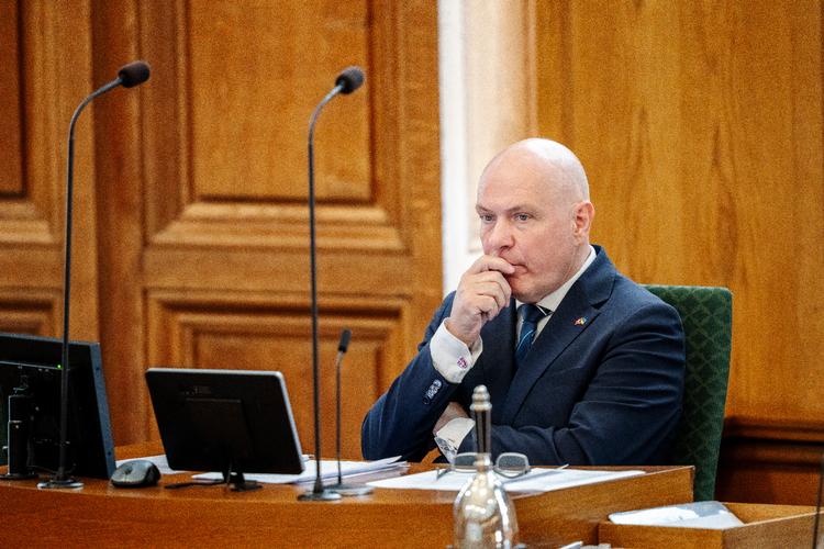 Modsat de andre regeringspartier vil Moderaterne ikke fortælle, om de vil støtte Enhedslistens forslag, der skal dæmme op for Søren Gades mulighed for både at være formand for Folketinget og bestyrelsesformand for Esbjerg Havn. Foto: Mads Claus Rasmussen/Ritzau Scanpix