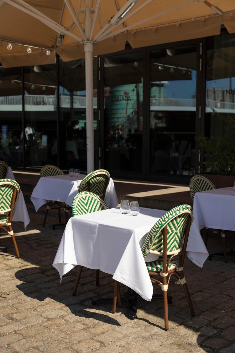 Udsigten fra de små borde udenfor Nu&amp;Da fejler absolut ingenting.  Foto: Signe Lægsgaard