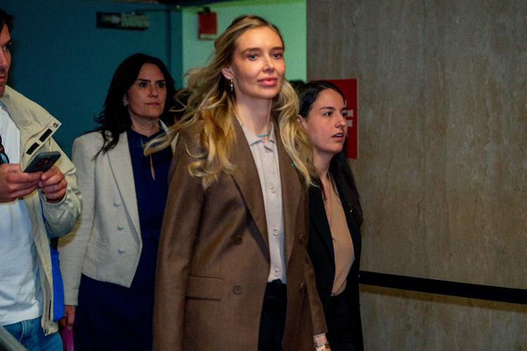 Kaja Sokola vidnede torsdag i retten i New York imod den tidligere filmproducent Harvey Weinstein, der er tiltalt for seksuelle overgreb på tre kvinder. I forvejen er han dømt for voldtægt i en anden sag. Foto: Pool/Ritzau Scanpix