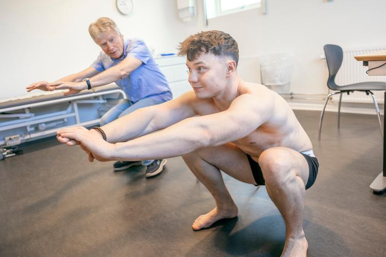 »Når jeg tænker på forsvaret, tænker jeg først og fremmest på disciplin. Men jeg har ikke truffet nogen beslutning endnu. Jeg afviser intet på forhånd«, siger Benjamin Pommer, der er indkaldt til Forsvarets Dag. Foto: Nicolai West