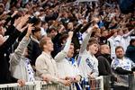 Mere end 26.000 tilskuere var på plads torsdag aften, da FC København slog Viborg FF og spillede sig i pokalfinalen mod Silkeborg IF. Den skal afvikles på MCH Arena i Herning, der kun kan huse 12.000 tilskuere, selv om Divisionsforeningens krav til et finalestadion er en kapacitet på 15.000. Foto: Jens Dresling