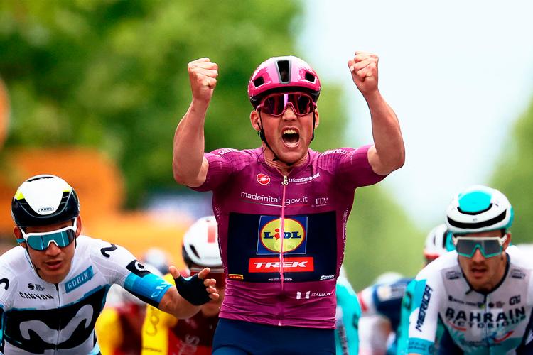 Mads Pedersen kunne atter brøle i jubel, da han vandt sin anden etape under dette års Giro d'Italia efter en perfekt udført plan og spurt. Foto: Luca Bettini/Ritzau Scanpix