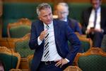 Venstres Kim Valentin – her under Folketingets åbningsdebat – finder lukkethed usundt for demokratiet og ser gerne, at der gennemføres nogle markante ændringer af offentlighedsloven, så den sikrer mere åbenhed.      Arkivfoto:  Jens Dresling