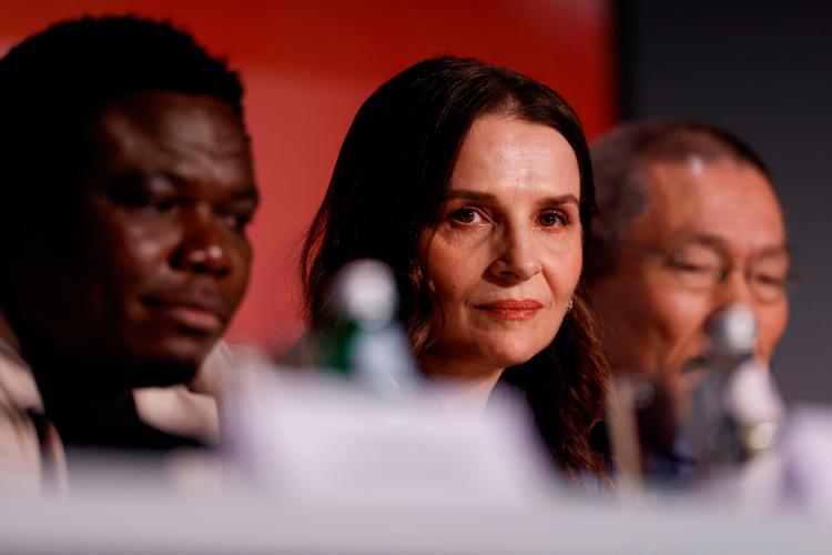 Den franske skuespiller Juliette Binoche er præsident for juryen ved dette års Cannes Film Festival og har længe bakket op om opgøret med sexisme i den franske filmindustri. Det fik hun da også spørgsmål om ved dagens pressemøde. Foto: Ian Langsdon/Ritzau Scanpix