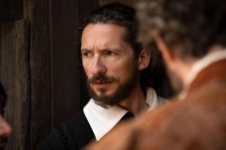 William Shakespeare (spillet af Daniel Boyarsky, bill.) bliver helgenkåret af blandt andre Judi Dench, Martin Freeman og Karl Ove Knausgård i et fængslende crash course om verdens mest kendte dramatiker. Foto: DR