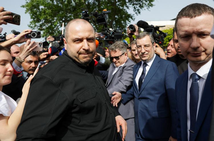 Det meget omtalte møde mellem Rusland og Ukraine i Istanbul blev uden deltagelse af landenes præsidenter. For Ukraine forhandlede forsvarsminister Rustem Umerov.  Foto: Murad Sezer/Ritzau Scanpix