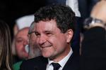 Borgmester i Bukarest og snart præsident i Rumænien Nicusor Dan reagerer på den første exitpoll søndag aften, der viser, at han overraskende har slået højrefløjspopulisten George Simion, der ellers var favorit efter en jordskredssejr i første runde.  Foto: Stoyan Nenov/Ritzau Scanpix
