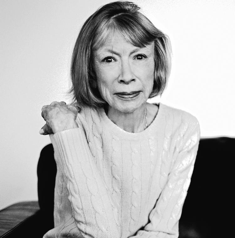 Joan Didion mistede først sin mand, forfatteren John Dunne, siden deres datter Quintana.  Hun beskriver sorgen i   bøgerne 'Et år med magisk tænkning' og 'Blå timer'. Foto: Brigitte Lacombe