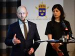 Henrik Olin og Reena Devgun fra den svenske anklagemyndighed holder pressemøde tirsdag for at bekendtgøre tiltalen mod Osama Krayem. Foto: Jonas Ekstromer/Ritzau Scanpix