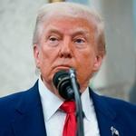 Donald Trump blev synligt irriteret, da en journalist konfronterede ham med akronymet Taco – Trump Always Chickens Out. Foto: Jim Watson/Ritzau Scanpix