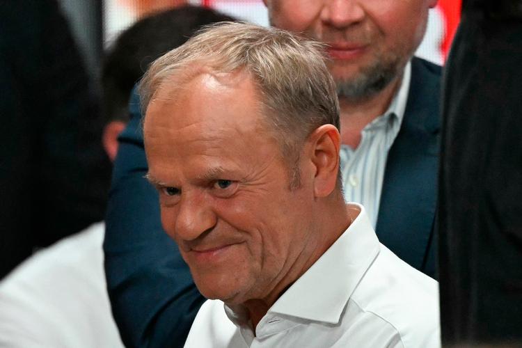 Polens premierminister, Donald Tusk, fotograferet ved valgfesten for den - skulle det vise sig - tabende liberale præsidentkandidat. Foto: Sergei Gapon/Ritzau Scanpix