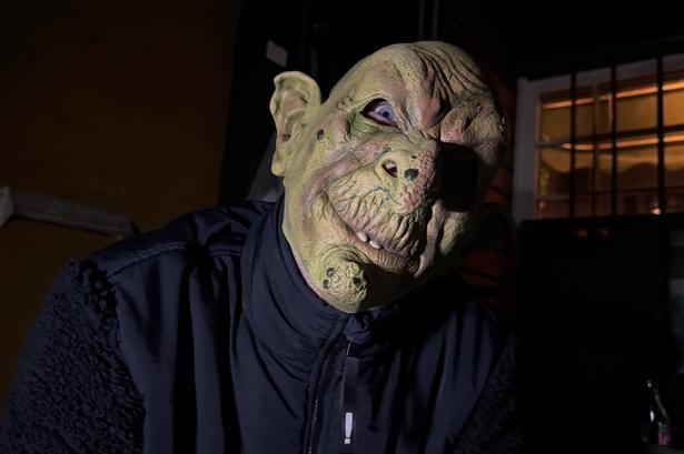 Jesper ønskede os en god aften og bad os huske at lave vores egen research. »I lige måde«, svarede jeg vist og tænkte, at han burde spærres inde. Men hvis vi virkelig er så rummelige, hvorfor er der så ikke plads til Jesper?  Foto: fix+foxy