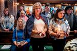 I Apostelkirken i København var herboende ukrainere 25. december samlet for at fejre julen og tænde lys for dem, der er fanget i krigen i Ukraine. Arkivfoto Nicolai West