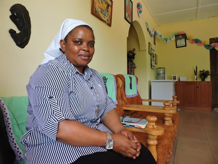 Den 44-årige katolske nonne Eugenia Mshana står i spidsen for et netværk af godt 30 tanzanianske nonner, der siden 2021 hjulpet myndighederne med at dæmme op for menneskehandel.  Foto: Nana Fischer