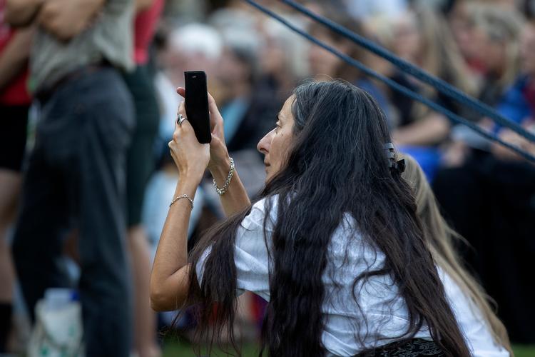Flere og flere litteraturfestivaler popper op rundt om i landet. Her kan man komme tæt på de forfattere, man læser og dyrke socialt samvær – i den intensitet, man nu ønsker. Fotografiet er fra en tidligere udgave af Louisana Literature. Foto: Finn Frandsen