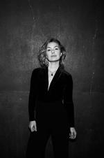 Begge Karen Rosenbergs forældre er præster. Hun er ikke selv fast kirkegænger, men når klokkerne ringer fra Vesterbros kirker, lyder de af hjem for hende.  Foto: Morten Lundrup