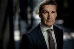 Når Christopher Arzrouni, talsmand for tobaksvirksomheden Philip Morris, »hører den der påstand om, at der er kommet et rockwoollag mellem politikerne og nogle andre, så må jeg placere aben det rigtige sted, og det er hos politikerne«. Foto: Mads Nissen