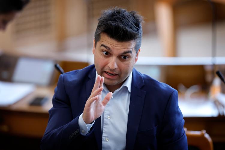 En ny Megafon-måling, udført i skyggen af Fonseca-sagen, gør partiet til det tredje mindste parti i Folketinget. Partiets politiske ordfører Mohammad Rona siger: »Det gør da lidt ondt«. Foto: Jens Dresling