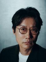 Hwang Dong-hyuk er en alvorlig herre. Han kæmper med at holde fast i troen på menneskeligheden efter tre sæsoner af 'Squid Game'. Pr-foto: Netflix