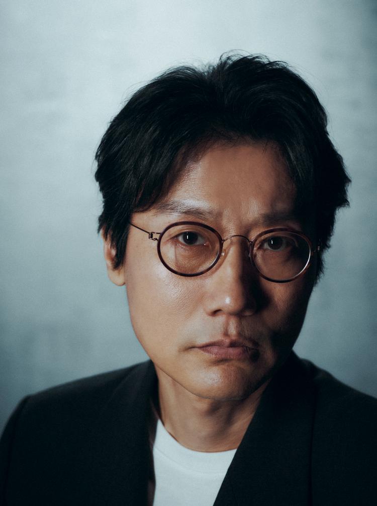 Hwang Dong-hyuk er en alvorlig herre. Han kæmper med at holde fast i troen på menneskeligheden efter tre sæsoner af 'Squid Game'. Pr-foto: Netflix