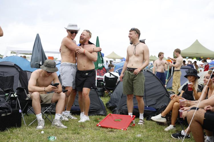 De første gæster er landet på Roskilde Festival. Foto: Thomas Borberg