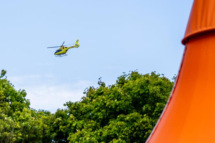 Den 17-årige festivalgæst blev fløjet til Rigshospitalet i København efter ulykken. Onsdag aften oplyste politiet, at han var afgået ved døden.  Foto: Ida Marie Odgaard/Ritzau Scanpix