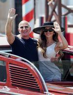 Omkring 300 millioner kroner har Amazon-stifter Jeff Bezos eftersigende brugt på sit bryllup. Det svarer dog kun til 0,02 procent af rigmandens formue.  Foto: Guglielmo Mangiapane/Ritzau Scanpix