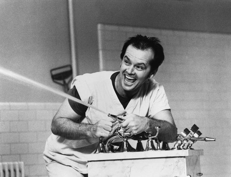 Jack Nicholson fik en Oscar for sin præstation i 'Gøgereden' fra 1975. Nu skal en en ny tv-serie følge hans medpatient Chief Bromden efter hans flugt.     Foto: Anonymous/Ritzau Scanpix
