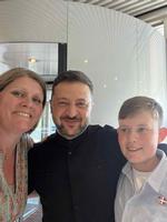 Zelenskyy was actually on his way out the door when he and Jens waved to each other, and they managed to take a selfie. Foto: Privat