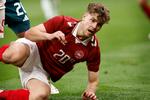 Mathias Kvistgaarden ses her til en landskamp i Parken mod Nordirland.  Foto: Jens Dresling