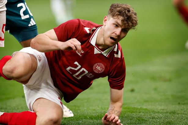 Mathias Kvistgaarden ses her til en landskamp i Parken mod Nordirland.  Foto: Jens Dresling