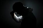 Vennerne bliver inviteret til et møde. Og her viser det sig, at Per skal i fængsel. For hvad får vi ikke at vide. ’Vores dømte ven’ er en intim fortælling om et venskab, der bliver stillet på en vild prøve. Spændende, men ikke uproblematisk fortalt. Arkivfoto: Emil Bay
