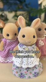 Sylvanian Families har både lagt navn til tv-serier og japanske temaparker inspireret af legetøjets idylliske univers. På TikTok-profilen Sylvanian Drama er de blevet kendt som ufølsomme og overfladiske karakterer uden moral. Foto: Skærmdump fra TikTok. Brugeren sylvaniandrama