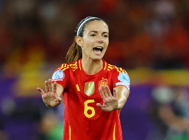 Aitana Bonmati er den aktuelle indehaver af kvindernes Ballon d'Or og dermed på papiret verdens bedste spiller. Midtbanespilleren fra Barcelona viste sin værdi i semifinalen, hvor hun blev matchvinder i den forlængede spilletid. Foto: Denis Balibouse/Ritzau Scanpix