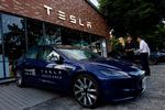 Milliardbøden kommer i en tid, hvor Elon Musk forsøger at overbevise amerikanerne om, at Teslas biler er sikre nok til at køre uden chauffør. Foto: Ann Wang/Ritzau Scanpix