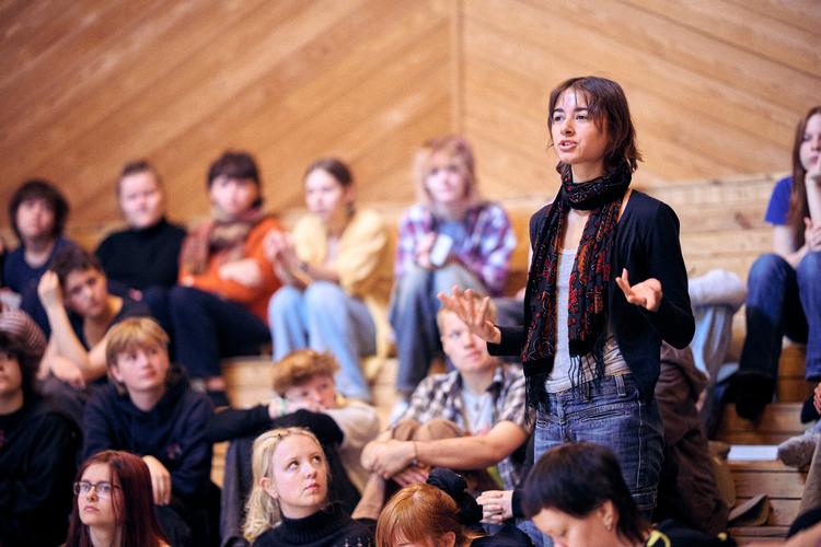 Langelands Efterskole har valgt at skrotte sociale medier som Instagram, Facebook og TikTok, da platformene ikke harmonerer med skolens værdier om fællesskab og dannelse af unge mennesker.  Foto: Lasse Skov/Langelands Efterskole