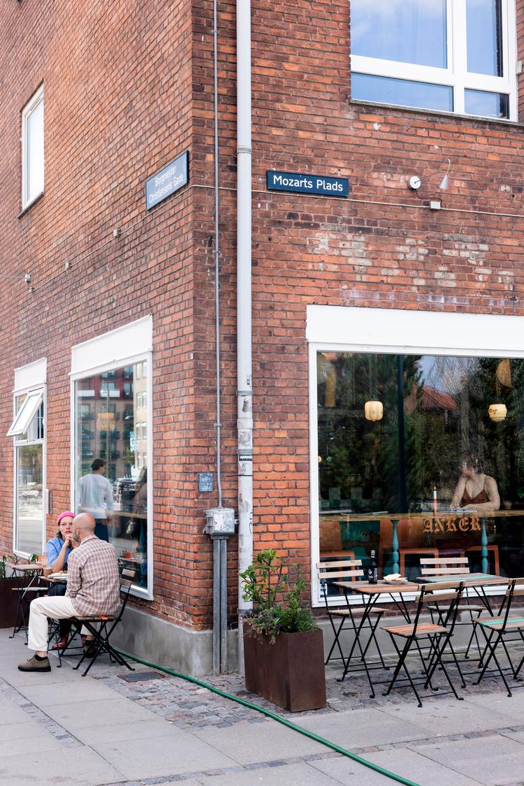 Anker har åbent fra morgen til aften - nogle dage helt til kl. 20. Metrolinje 4 fører dig direkte til døren. Foto: Peter Maunsbach