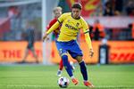 Et rødt kort til Clement Bischoff  i torsdagens kamp mod islandske Vikingur resultaterede i, at den 19-årige Brøndbyspiller modtog voldsomme beskeder i indbakken . Foto: Jens Dresling
