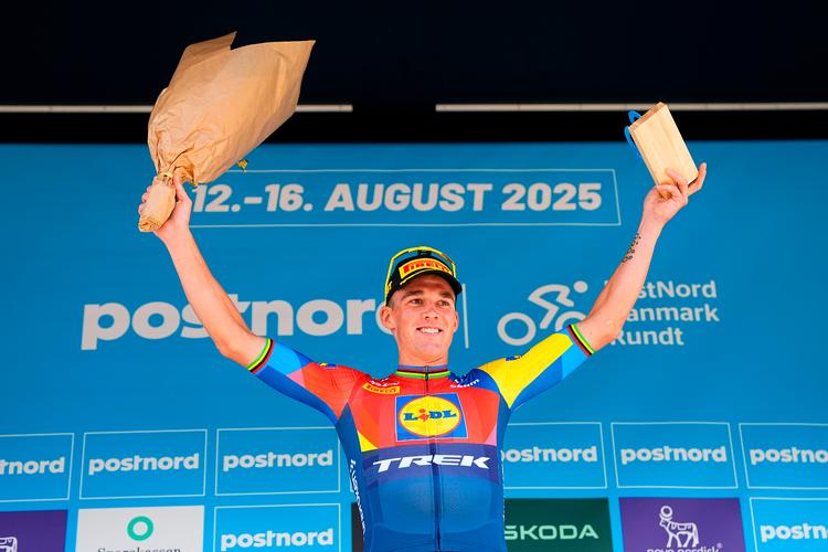 Mads Pedersen vinder årets PostNord Danmark Rundt. Det er danskerens tredje af slagsen i karrieren. Foto: Bo Amstrup/Ritzau Scanpix