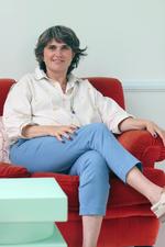 Designer Nadia Olive Schnacks har den samme farve – en minthvid – på alle paneler og døre i hele sit hjem.  Foto: Anne Rumland Østbygaard