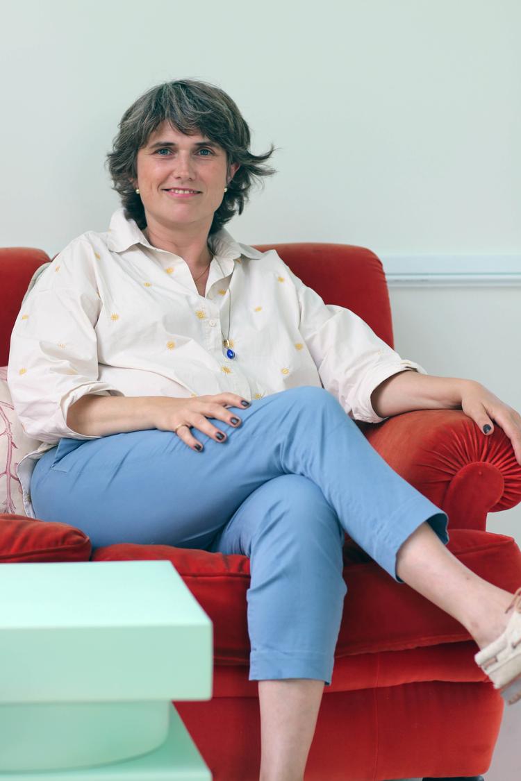 Designer Nadia Olive Schnacks har den samme farve – en minthvid – på alle paneler og døre i hele sit hjem.  Foto: Anne Rumland Østbygaard