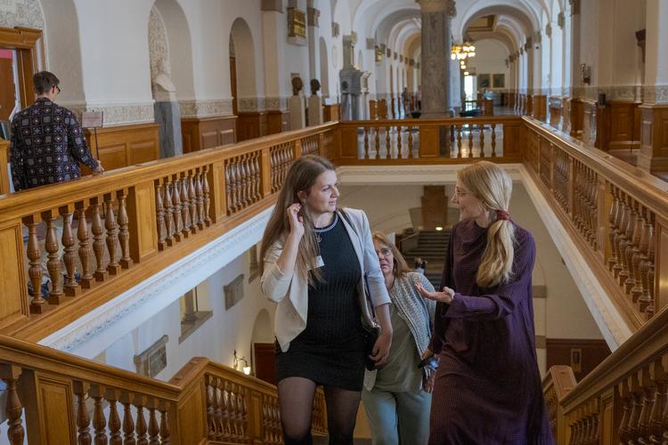 Ministeren begår så elementære fejl, at han umuligt kan være rådgivet ...